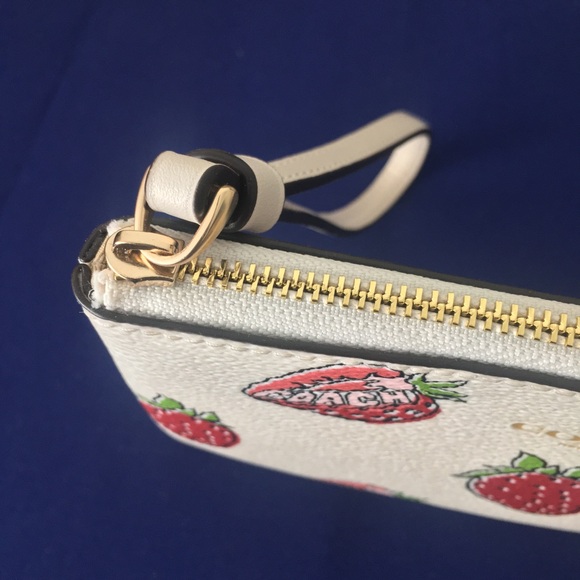 Coach Corner Zip Wristlet With Strawberry Print - Picture 6 of 11